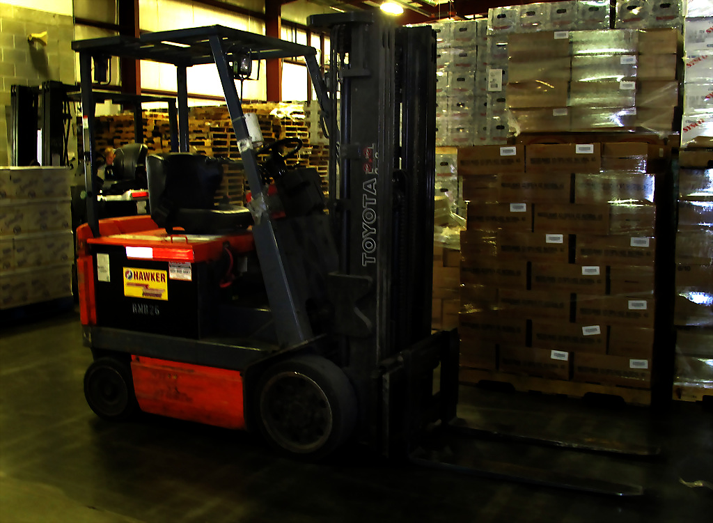 4 Common Mishaps While Unloading A Forklift Truck